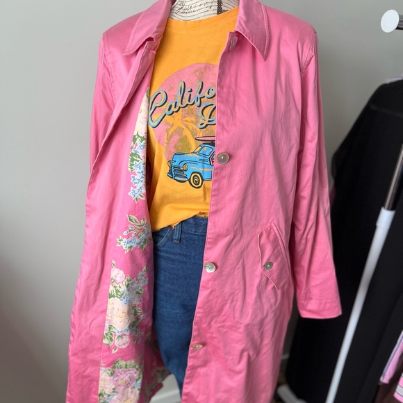 Vintage bubblegum pink trench coat - Picture 2 of 4
